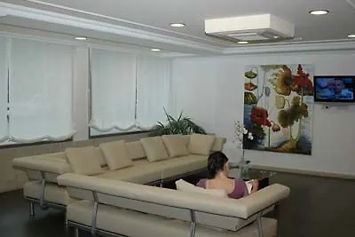 Juanita 3*